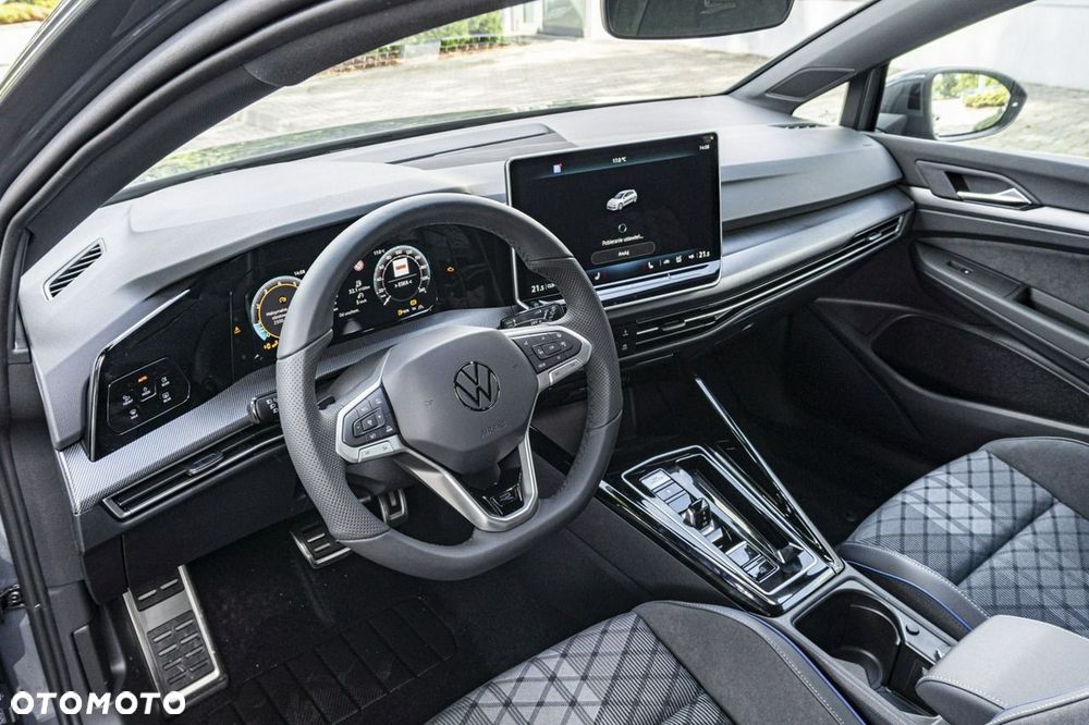Volkswagen Golf - 10
