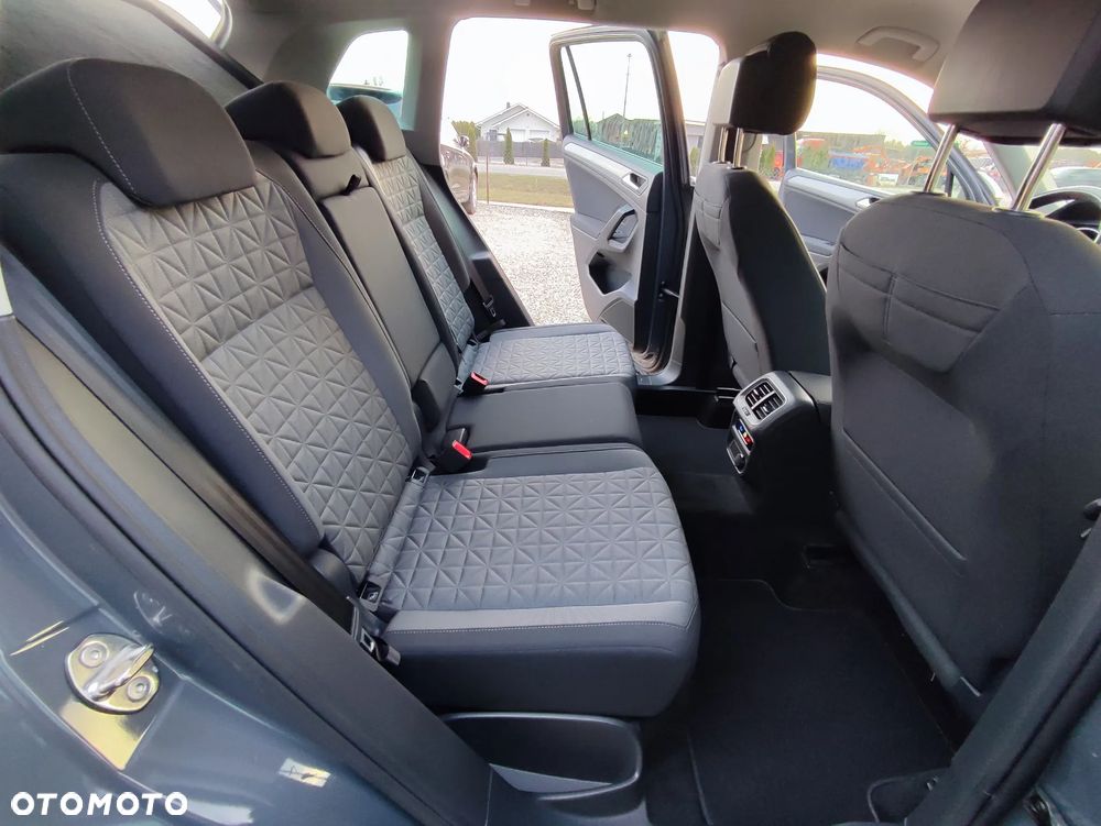 Volkswagen Tiguan - 19