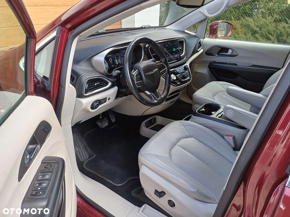 Chrysler Pacifica - 7