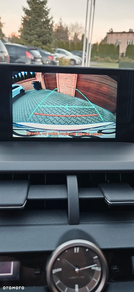 Lexus NX 300h Executive Line - 18