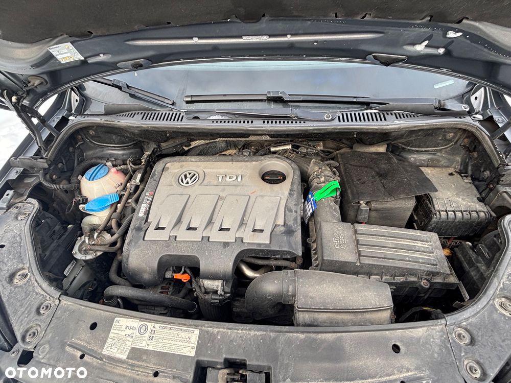 Volkswagen Touran 2.0 TDI DPF Highline DSG - 23