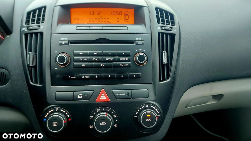 Kia Ceed 1.4 CVVT Attract - 20