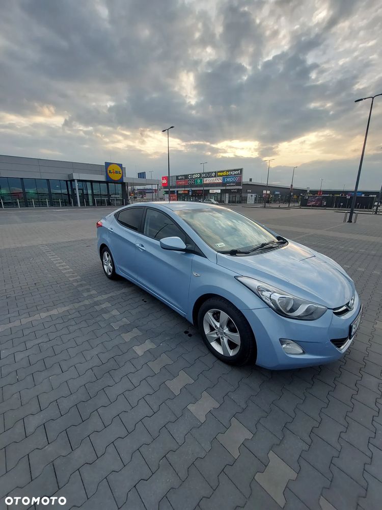 Hyundai Elantra 1.6 Classic + - 4