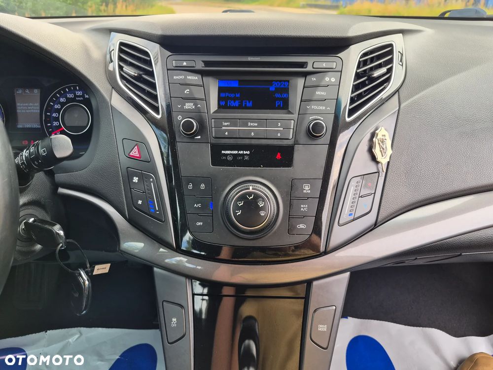 Hyundai i40 Kombi blue 1.6 Classic - 15