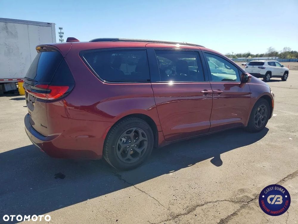 Chrysler Pacifica - 13