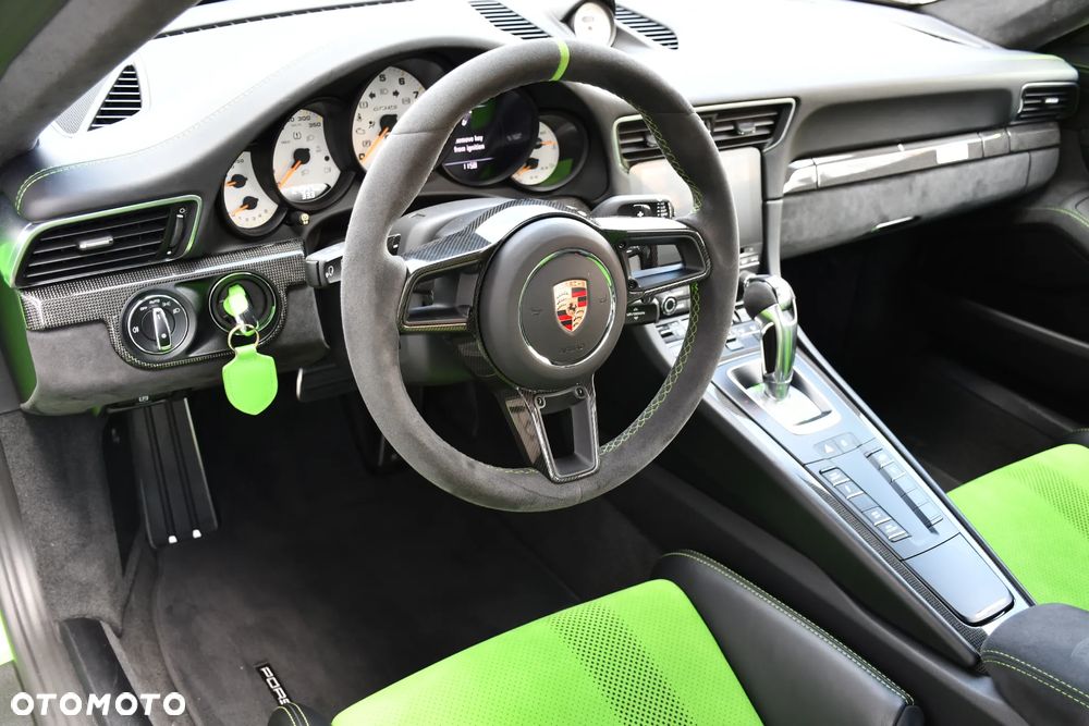Porsche 911 GT3 RS - 12