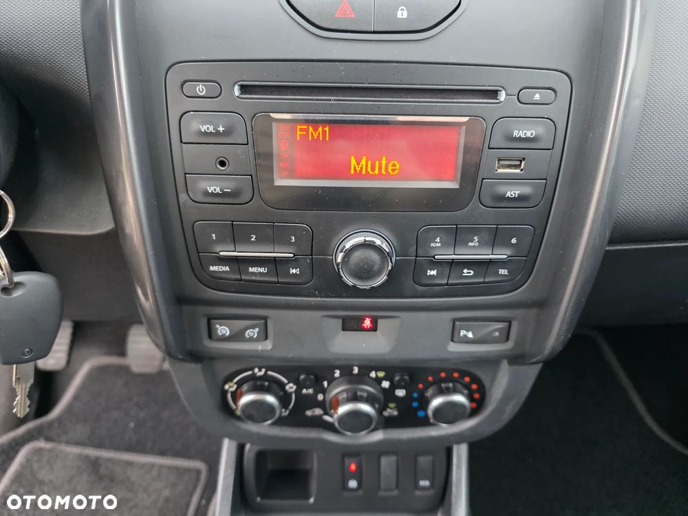 Dacia Duster 1.6 SCe Prestige - 36