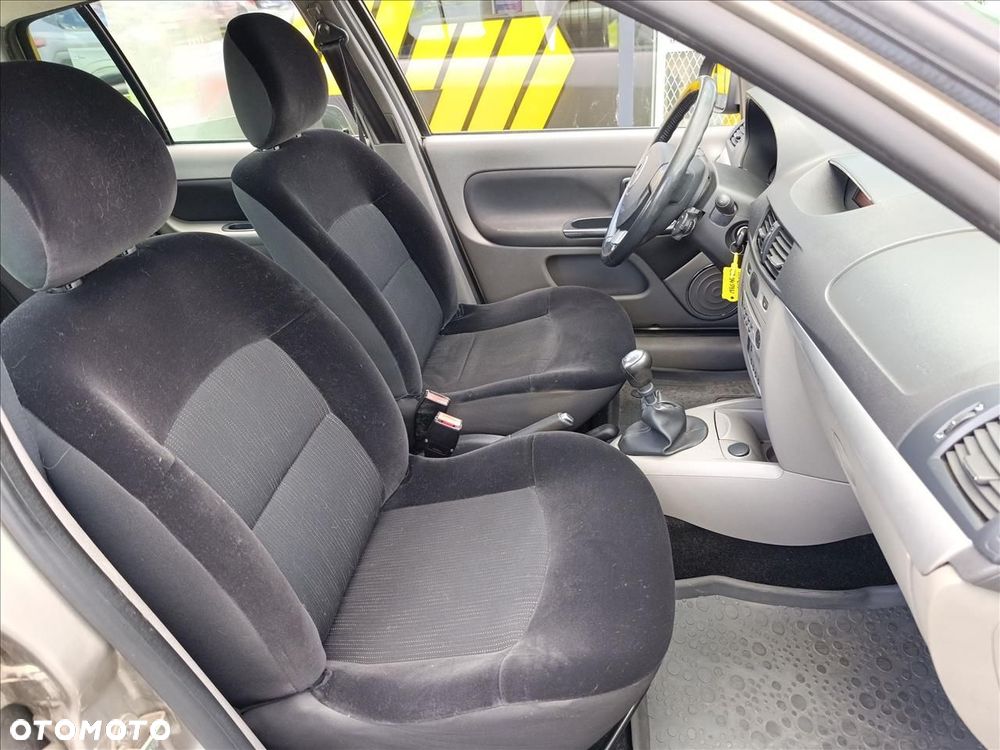 Renault Thalia 1.2 16V All Inclusive Euro5 - 24