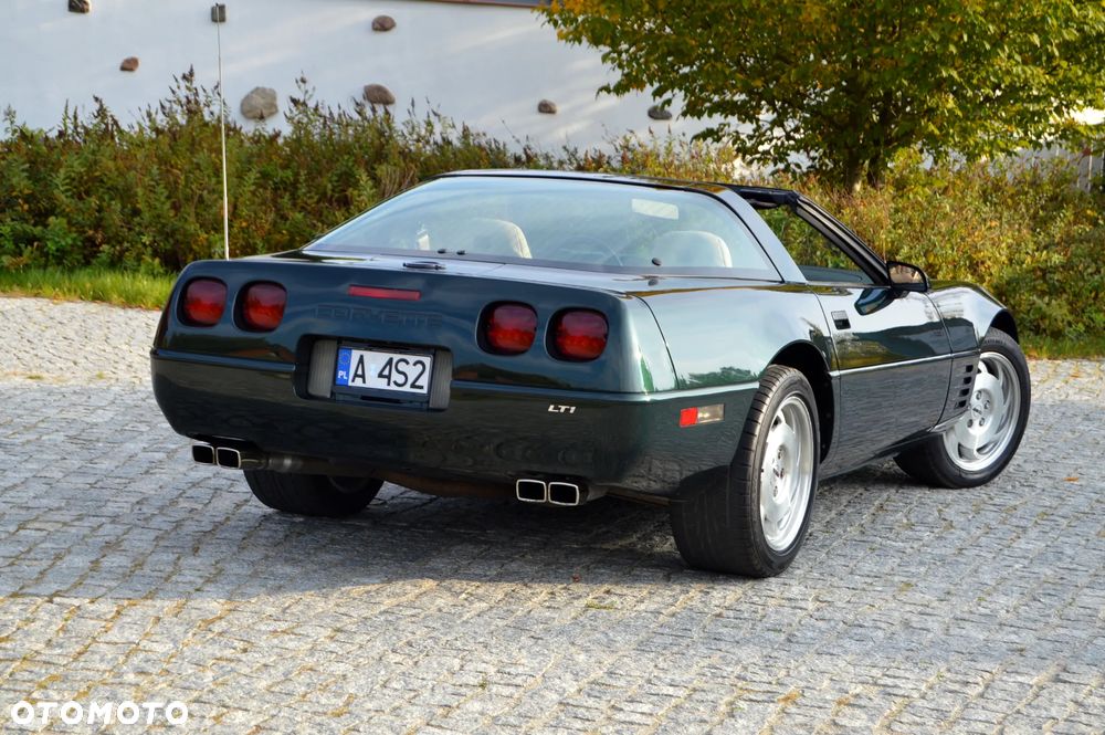 Chevrolet Corvette - 7
