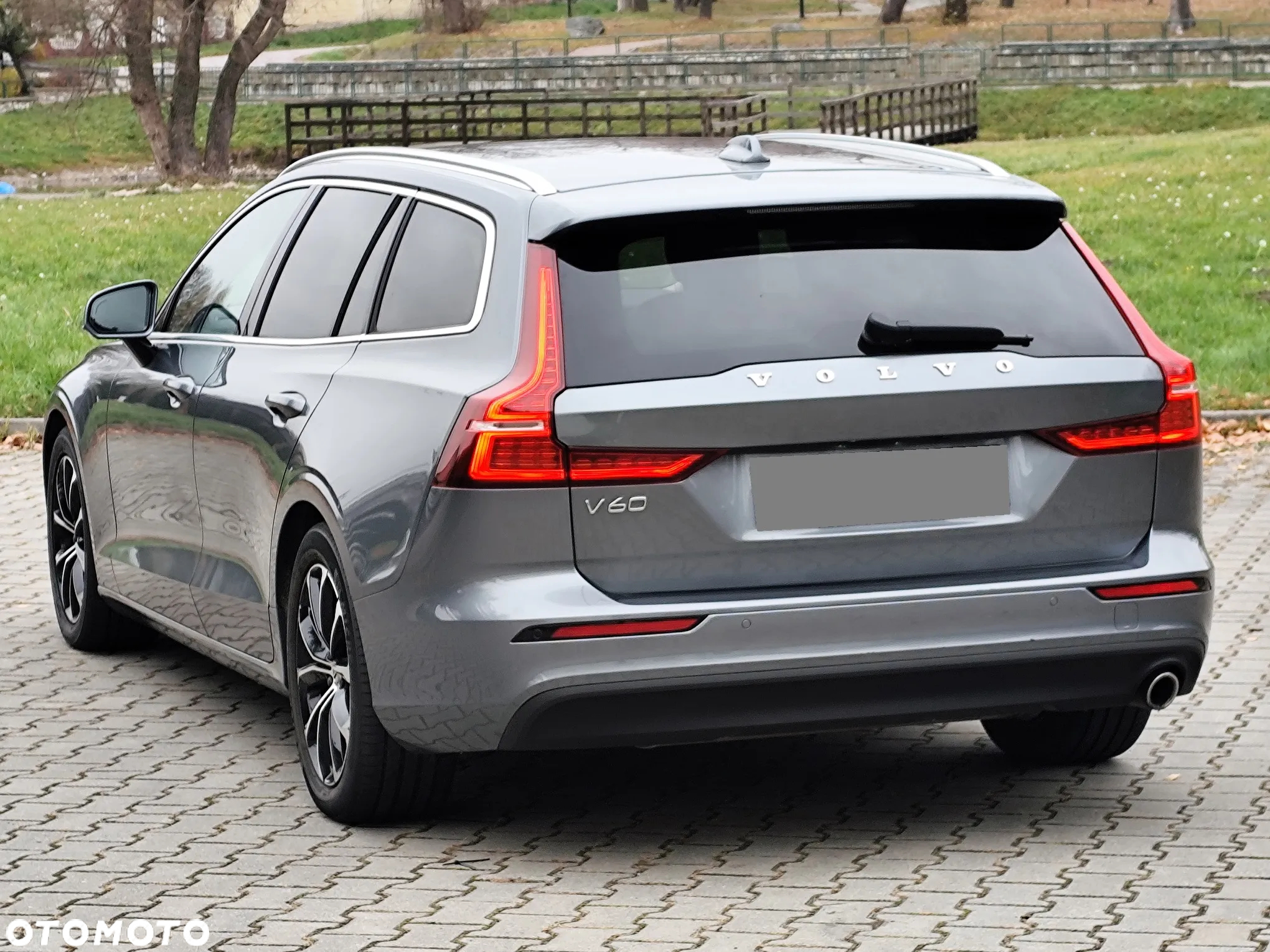 Volvo V60 D3 Momentum Pro - 5