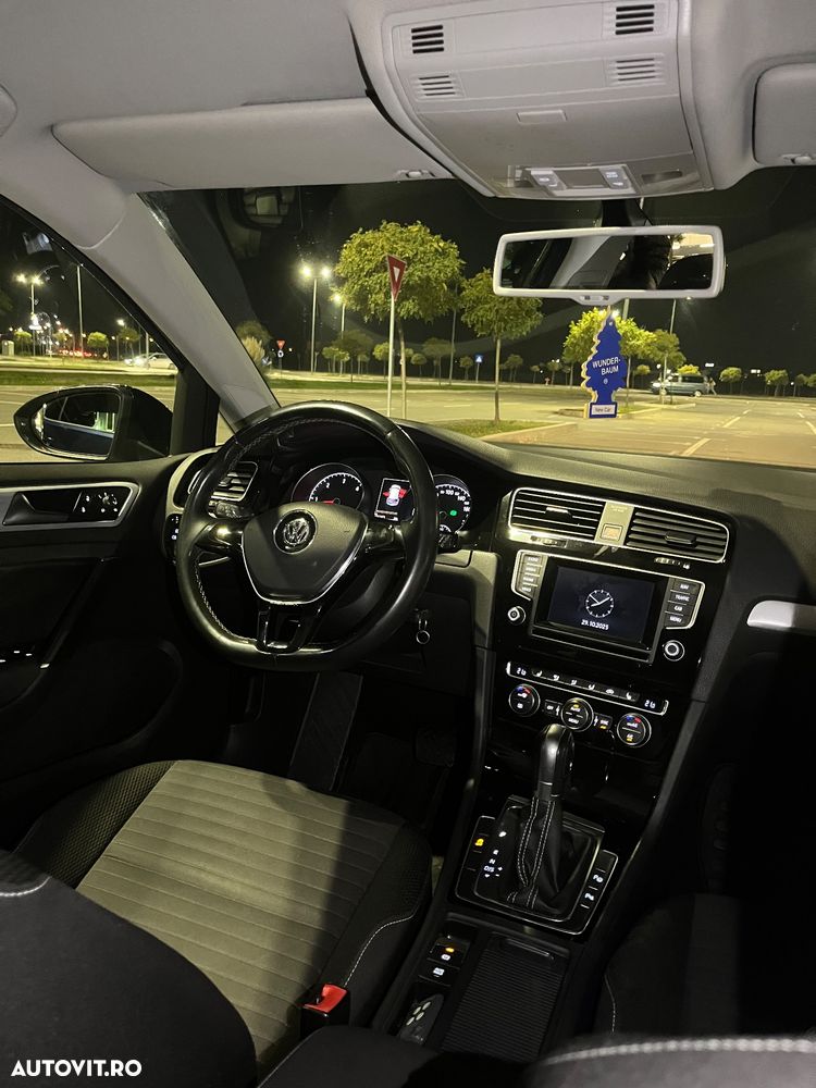 Volkswagen Golf - 11