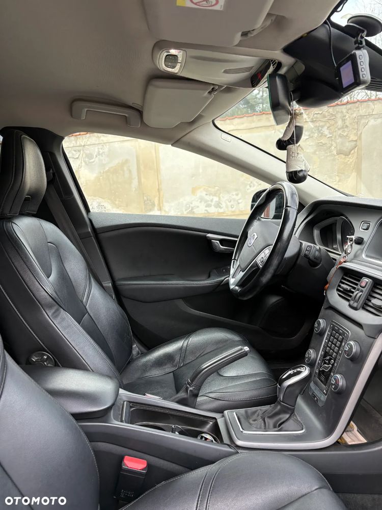 Volvo V40 D3 Momentum - 5