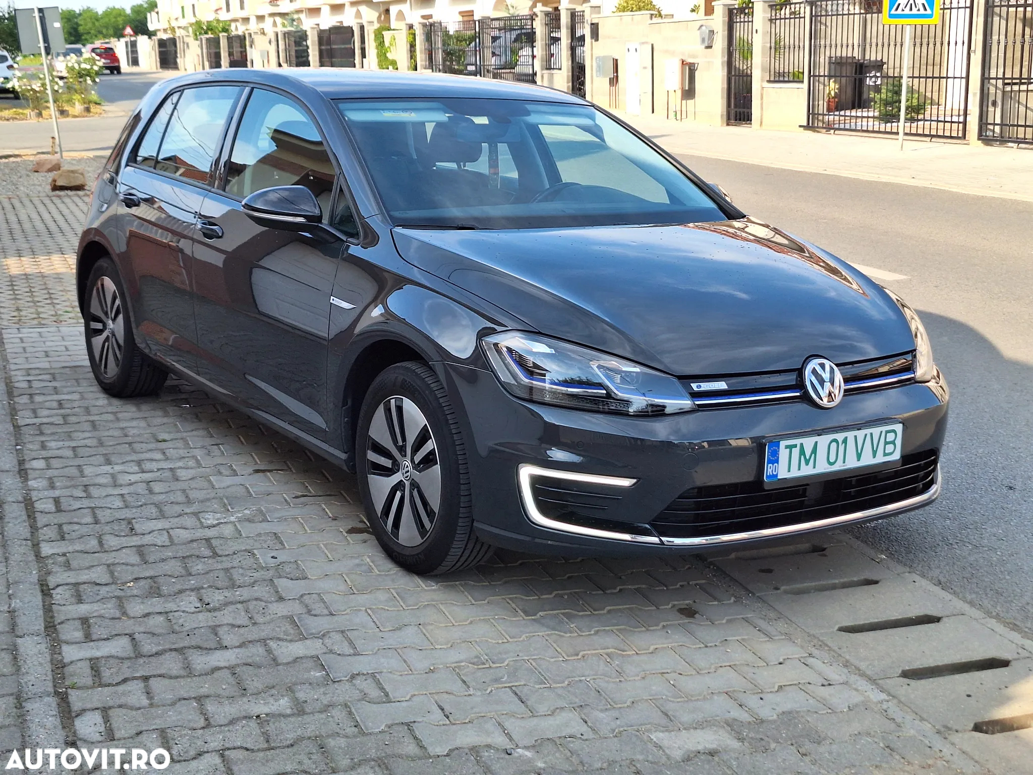 Volkswagen e-Golf - 5