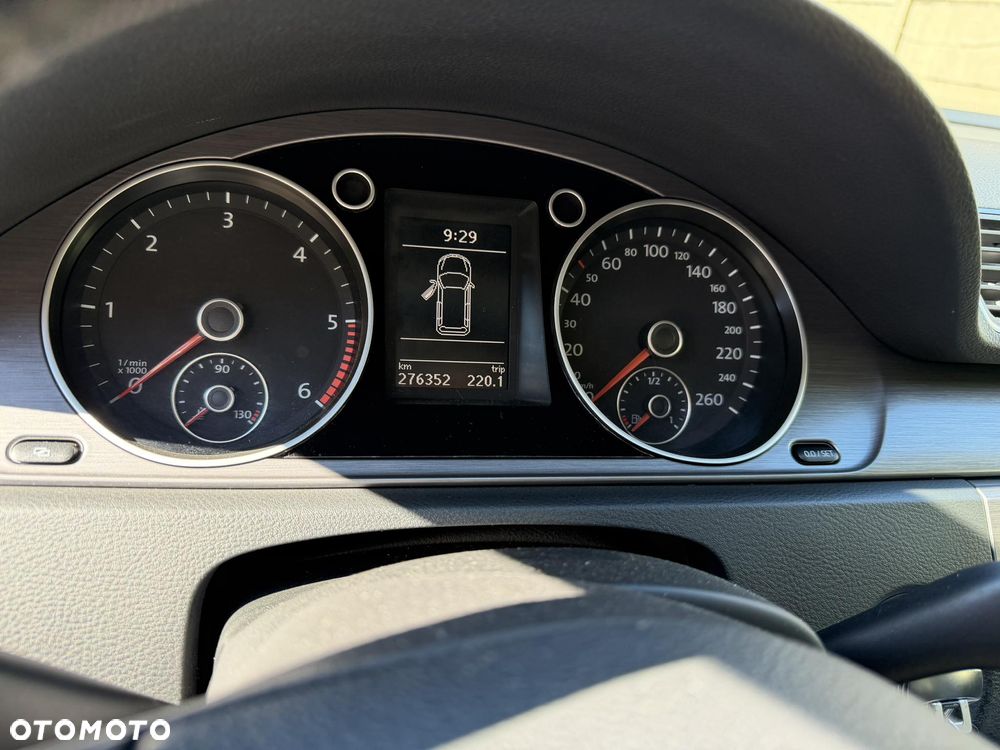 Volkswagen Passat 2.0 TDI Comfortline - 11
