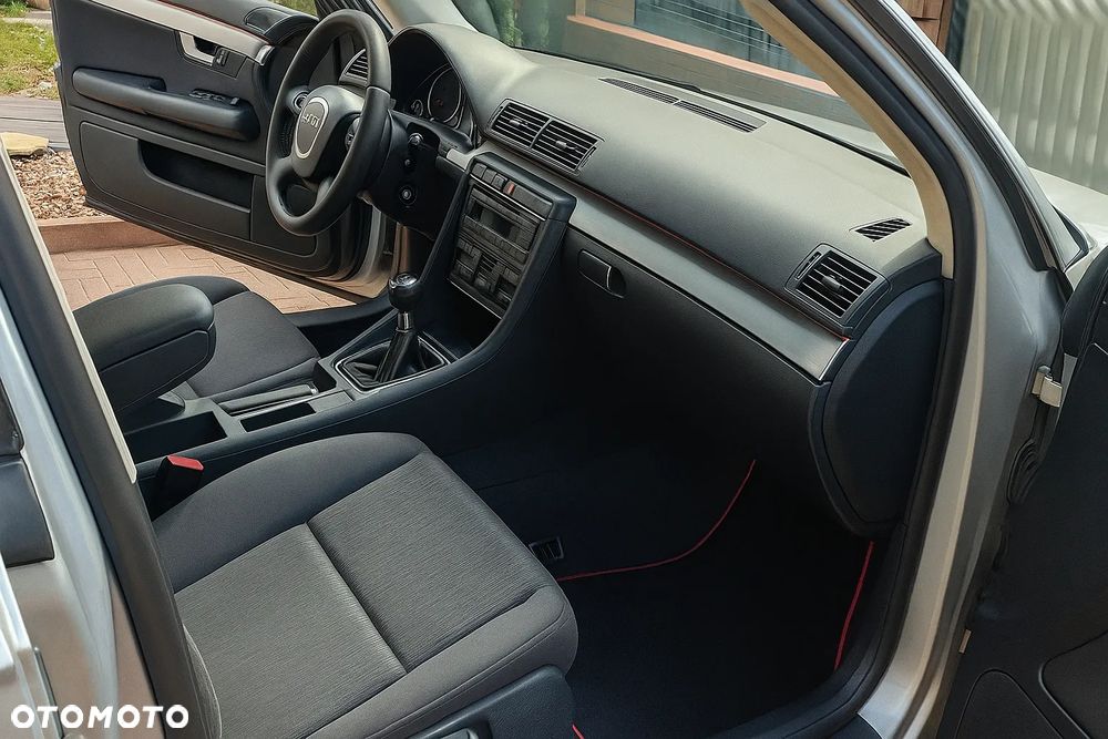 Audi A4 Limousine - 9