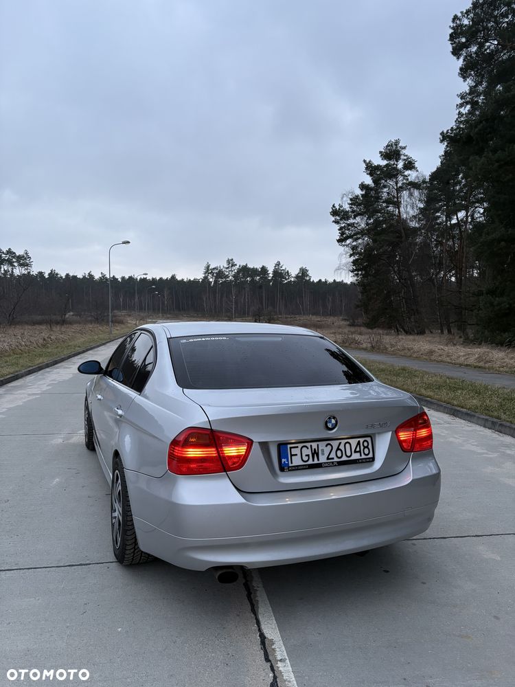 BMW Seria 3 320i - 4