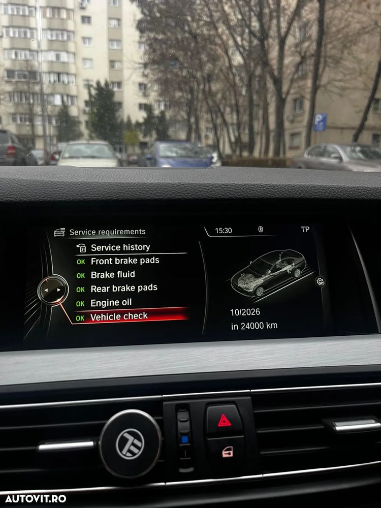 BMW Seria 5 525d xDrive - 17