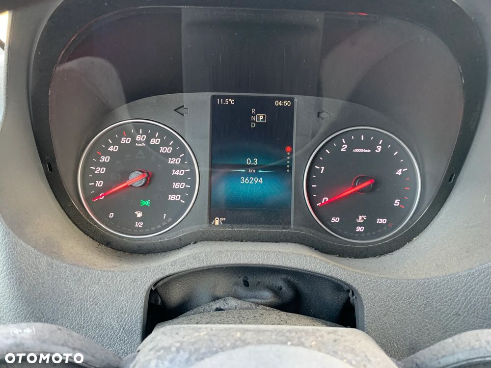 Mercedes-Benz Sprinter - 14