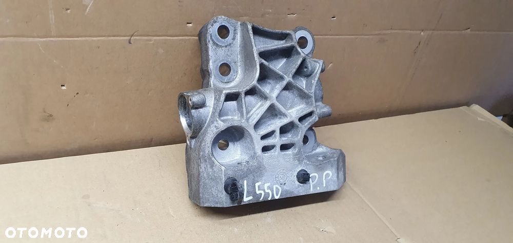 Łapa mocowanie silnika Land Rover Discovery Sport L550 2.0 D GJ32-6030-AA - 4