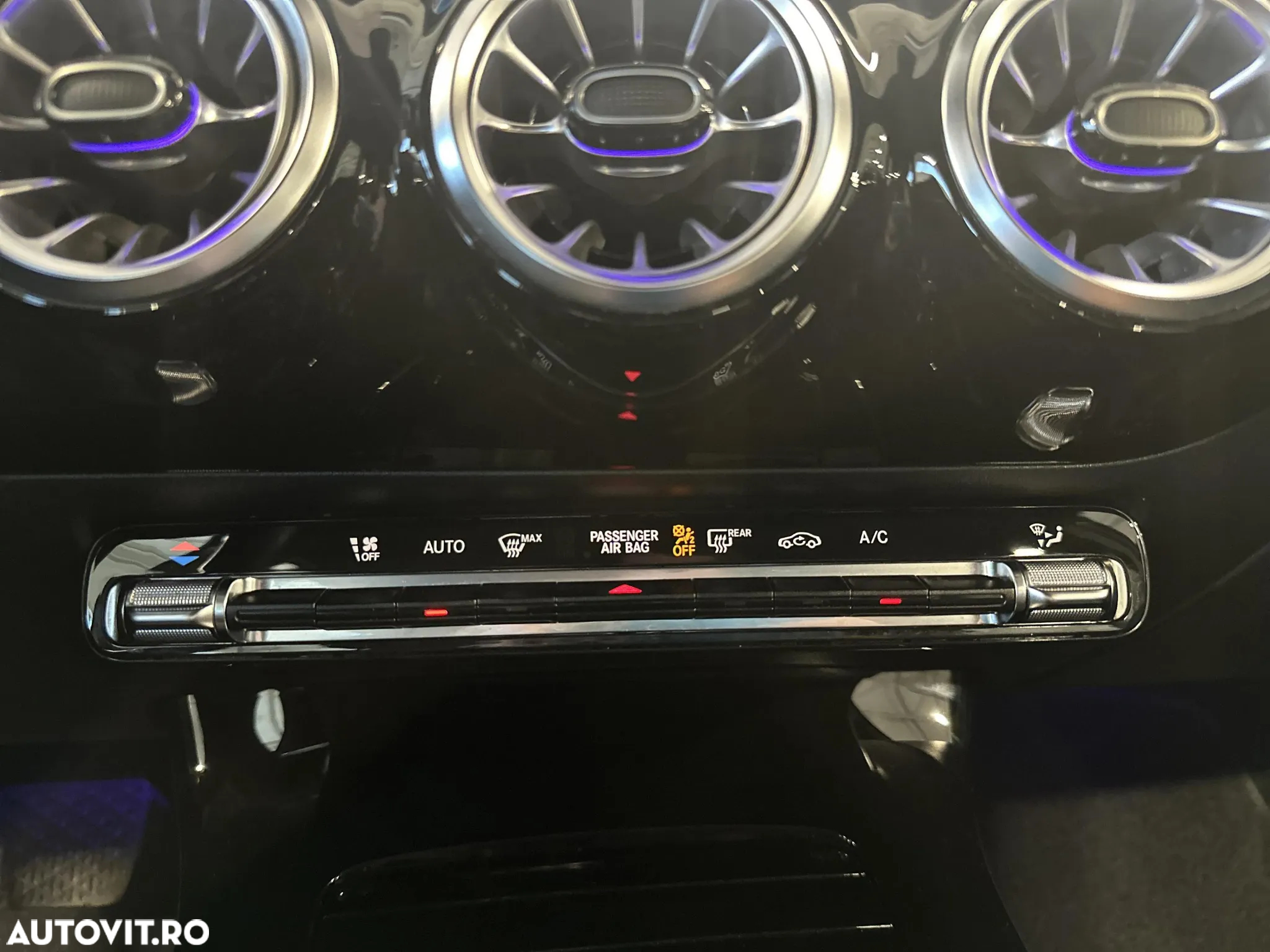Mercedes-Benz A 180 d 8G-DCT - 18