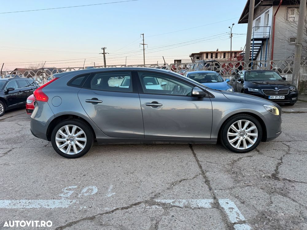 Volvo V40 D2 R Design - 9