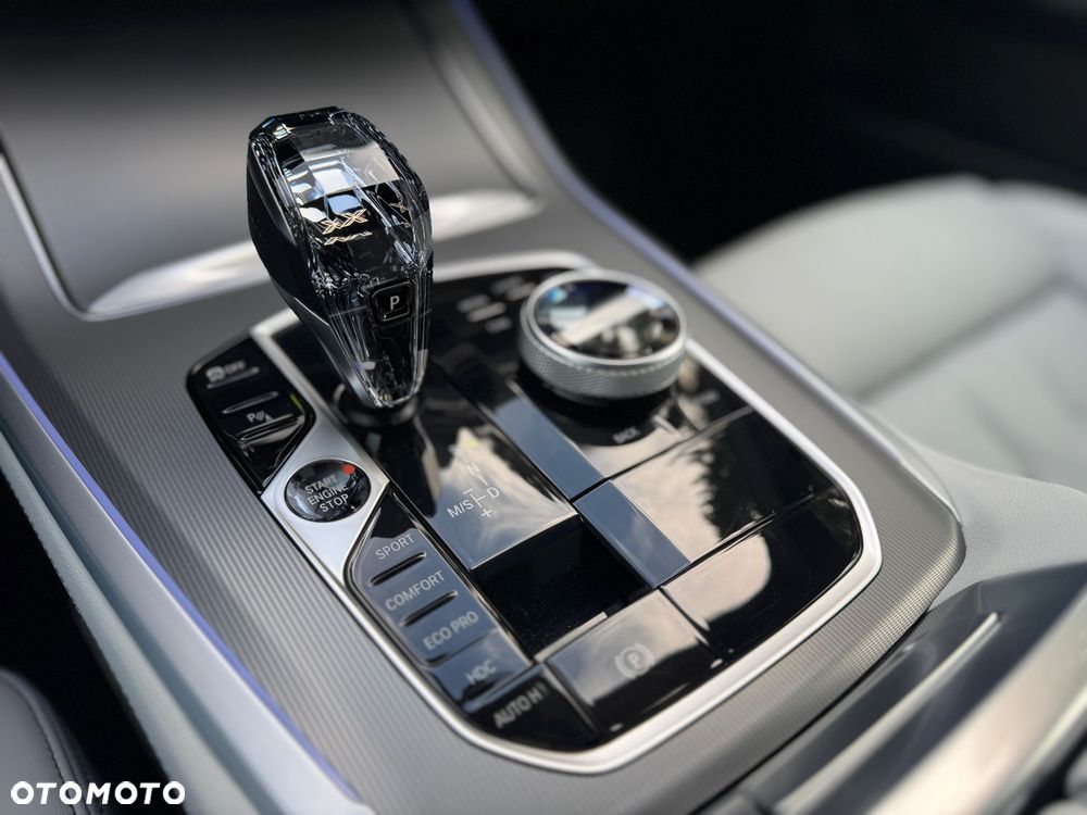 BMW X5 xDrive40i - 16