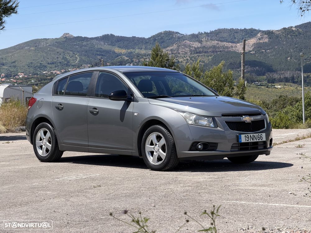 Chevrolet Cruze 1.6 LT - 8