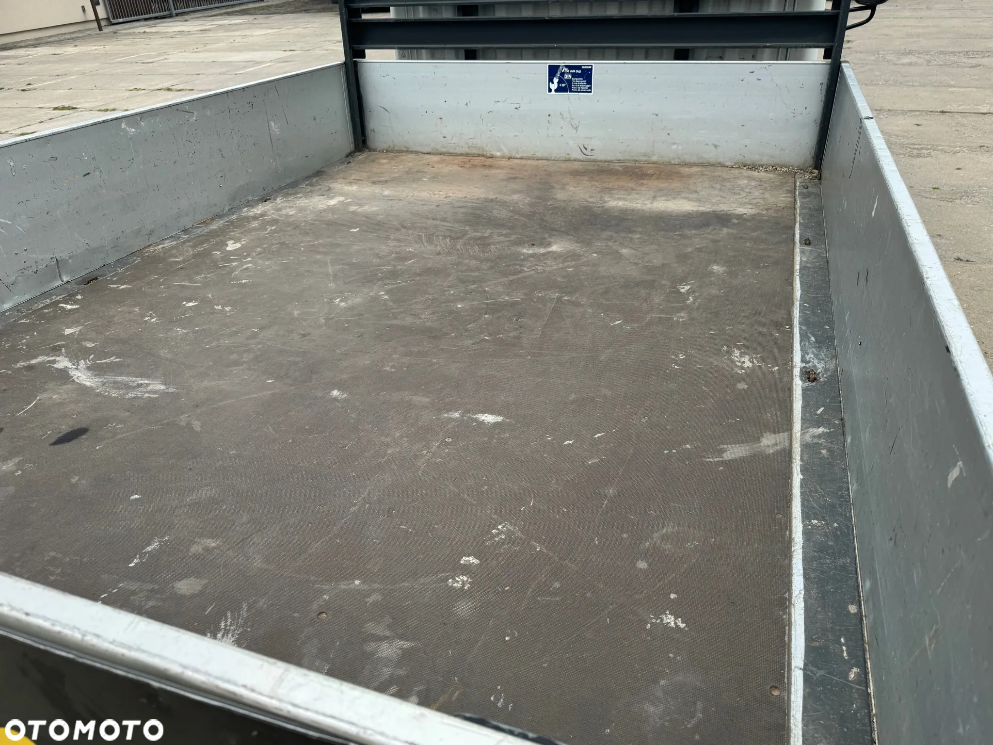 Nissan NT400 CABSTAR 35.14 Skrzynia DMC 3500 kg - 5