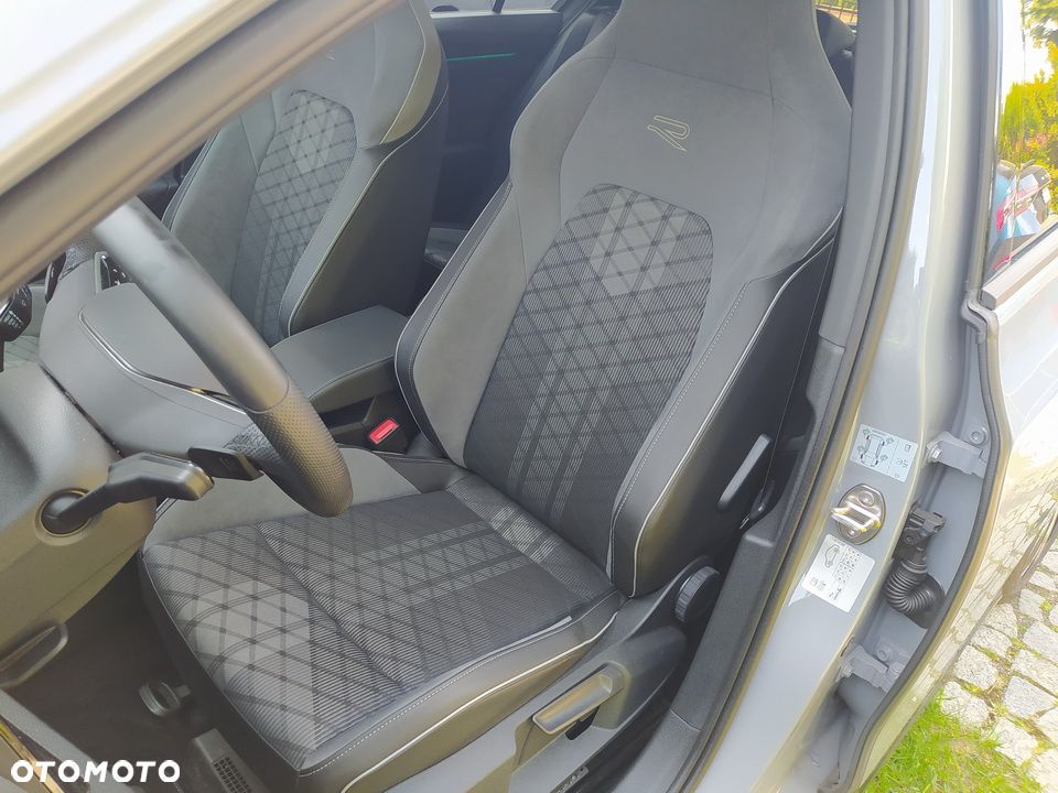 Volkswagen Golf - 23