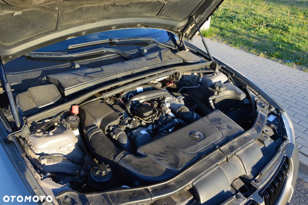 BMW Seria 3 318d - 29