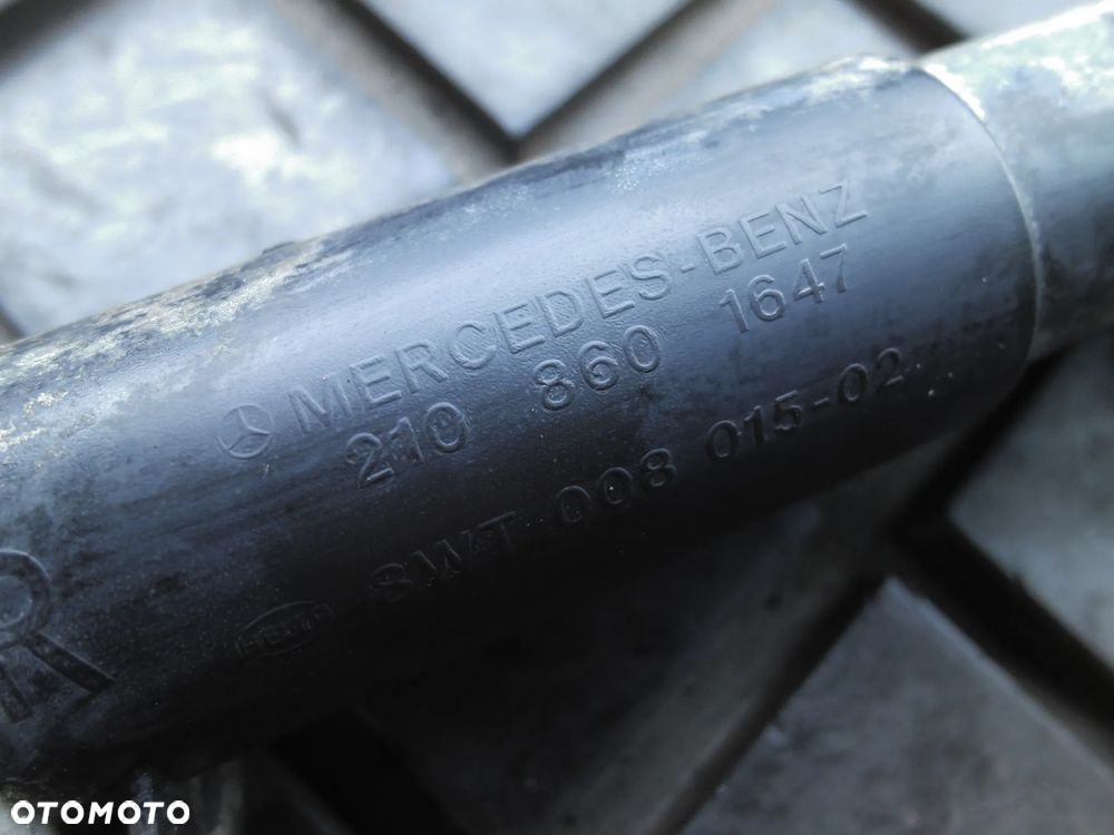 SPRYSKIWACZ XENON PRAWY MERCEDES W210 2108601647 - 2