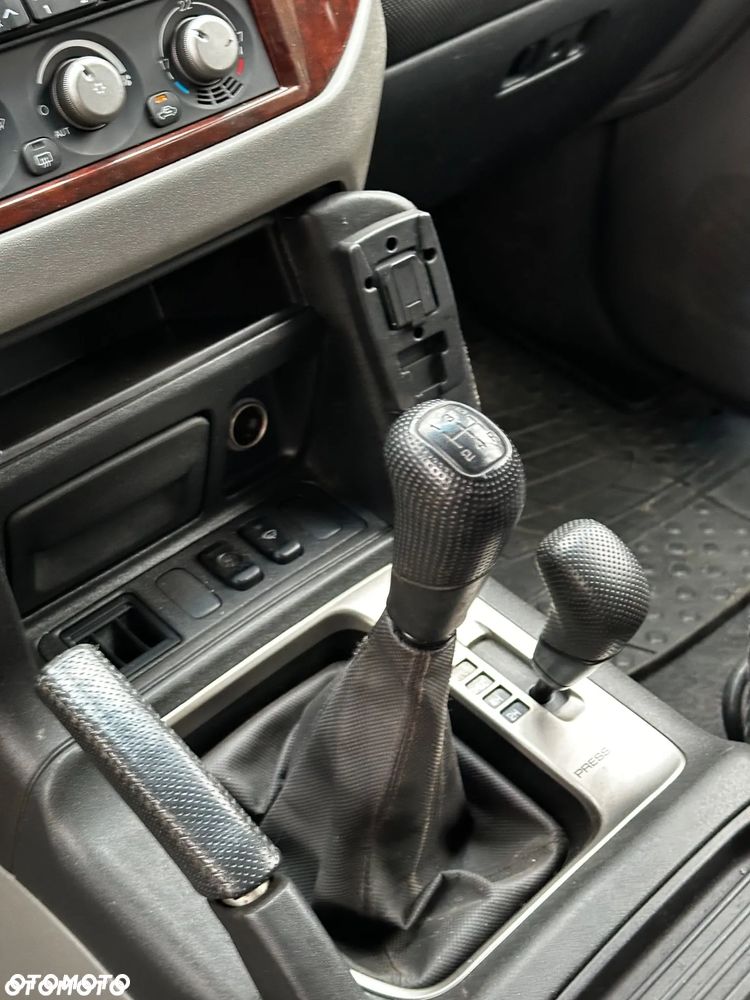 Mitsubishi Pajero 3.2 DI-D Elegance - 11