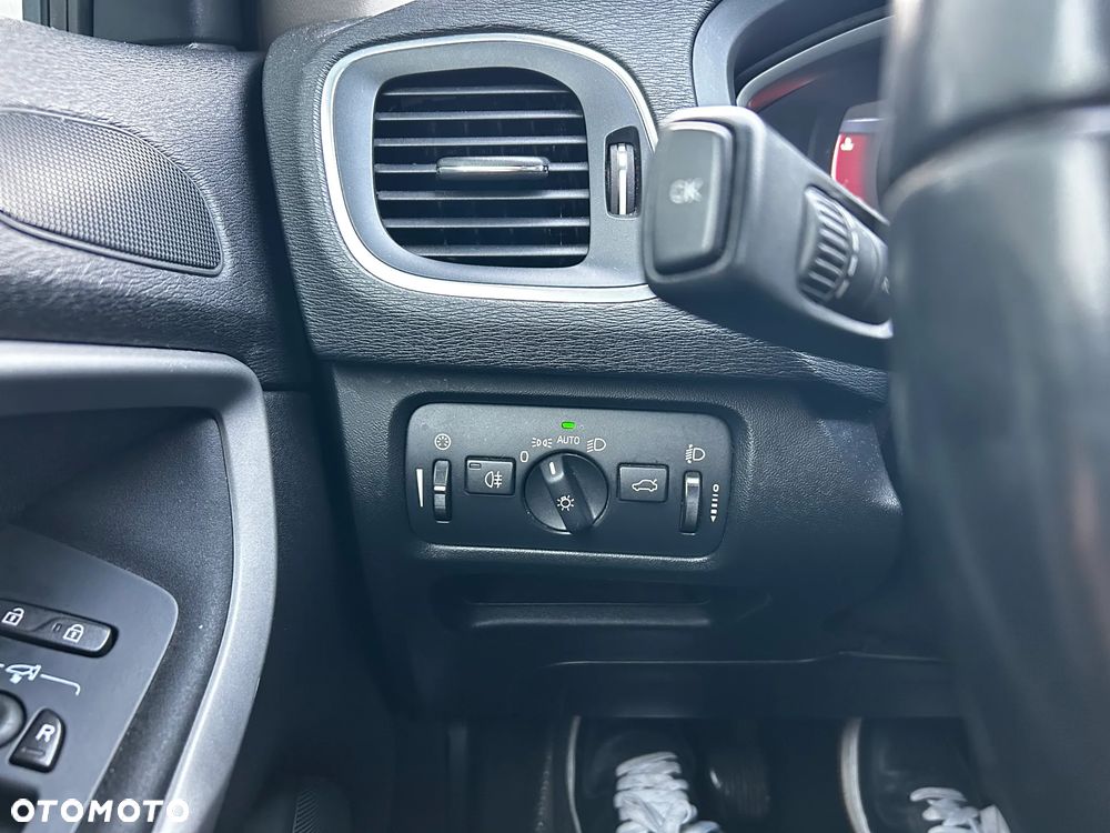 Volvo V40 D2 Drive-E Momentum - 18