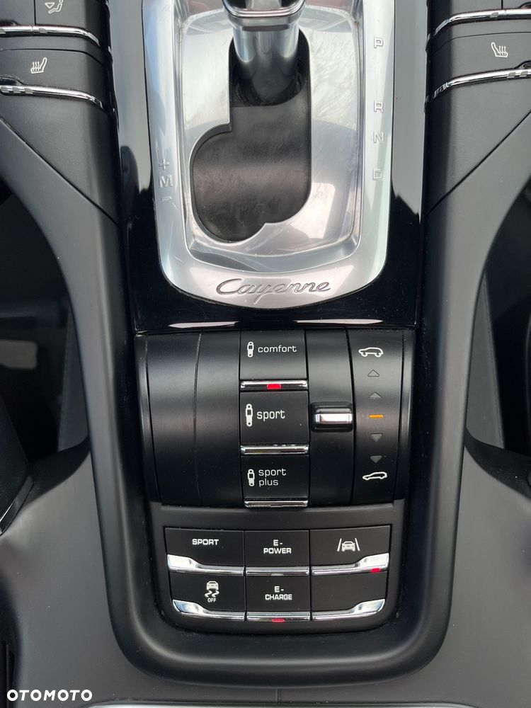 Porsche Cayenne Tiptronic S - 26