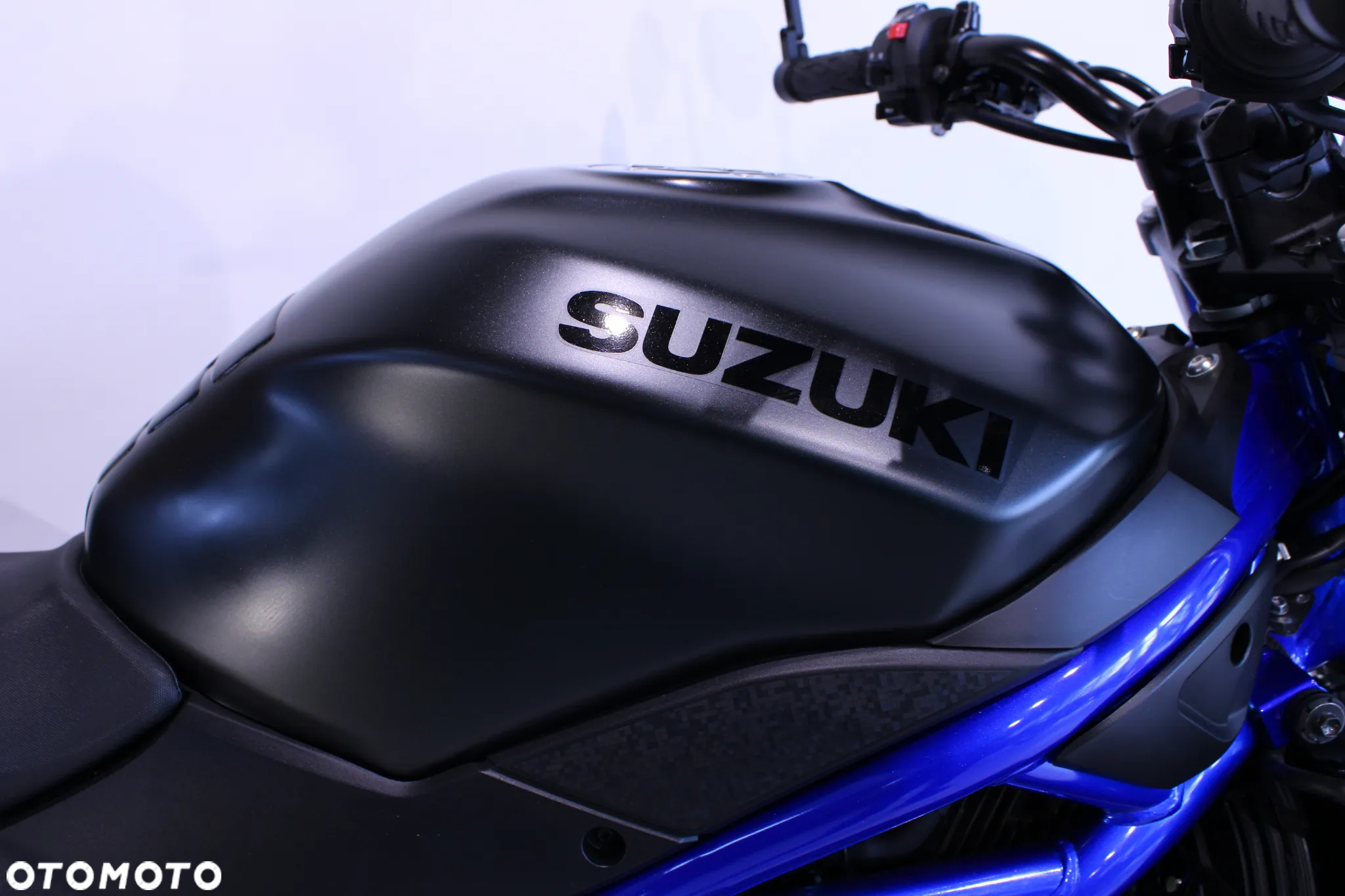 Suzuki SV - 12