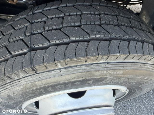 Mercedes-Benz Atego 1223 Skrzynia 7,5M/ Sypialka / Niski przebieg / - 9