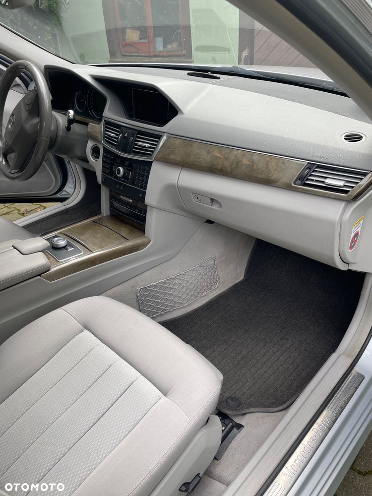 Mercedes-Benz Klasa E 350 CDI 4-Matic BlueEff - 13