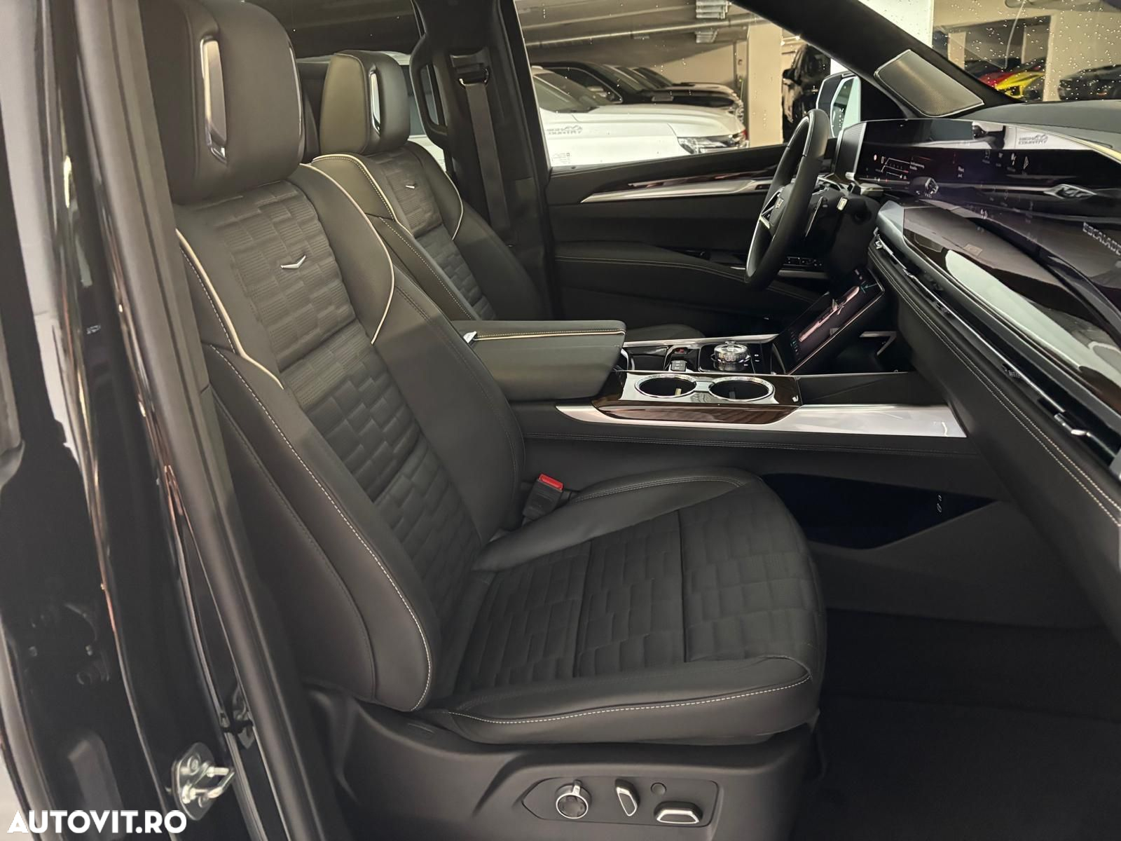 Cadillac Escalade - 13