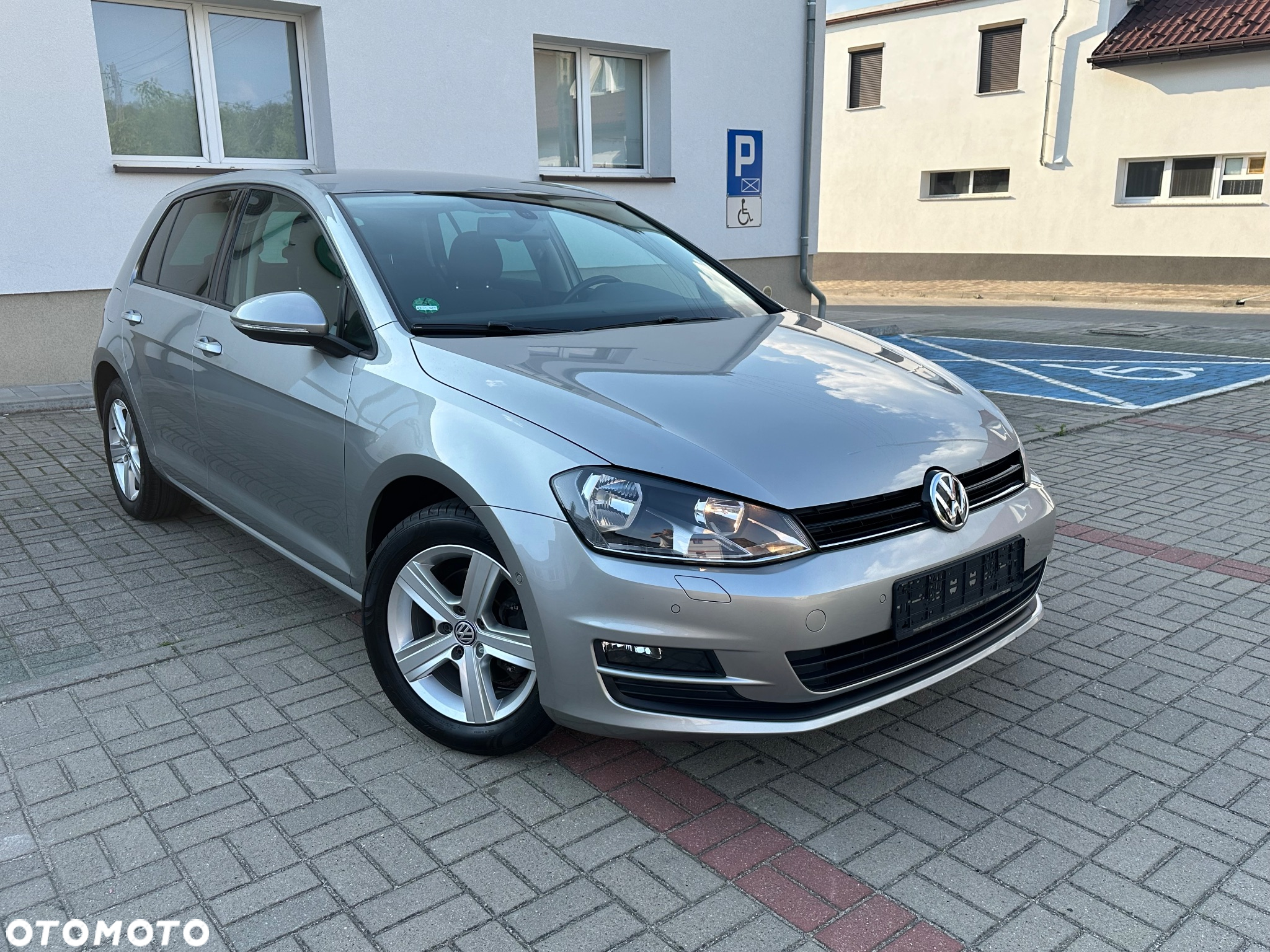 Volkswagen Golf - 6