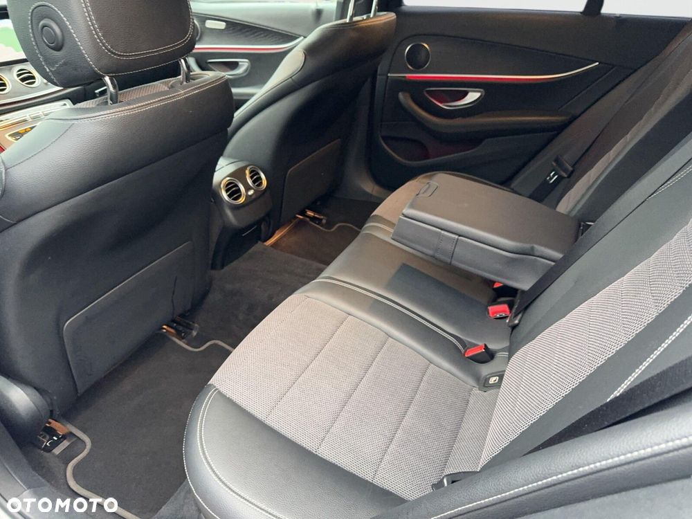 Mercedes-Benz Klasa E 200 4-Matic 9G-TRONIC - 18