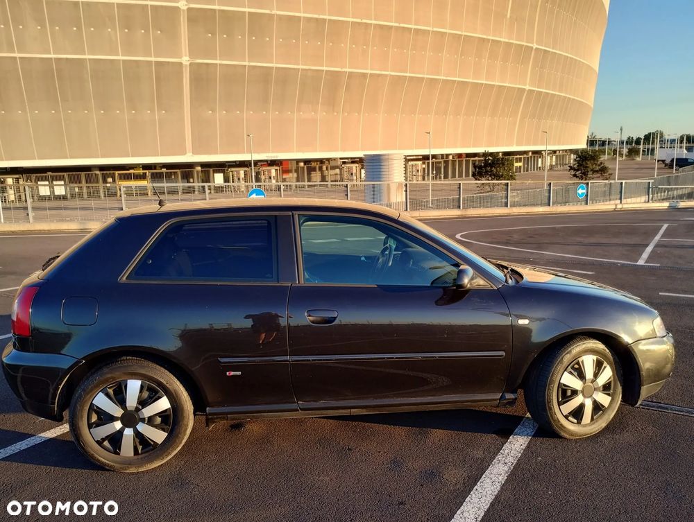 Audi A3 3-drzwiowe 1.9 TDI Ambition - 4