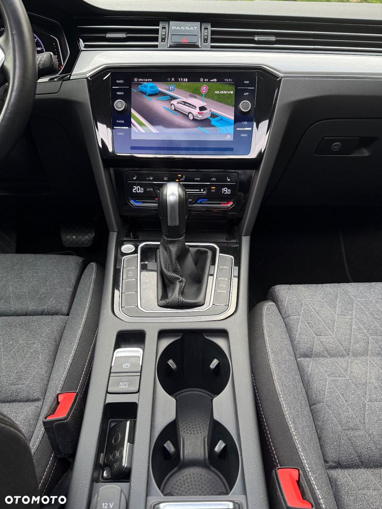 Volkswagen Passat Variant 1.5 TSI OPF DSG Business - 12