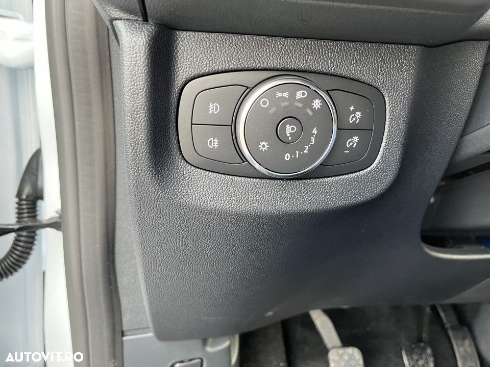 Ford Tourneo Courier - 23