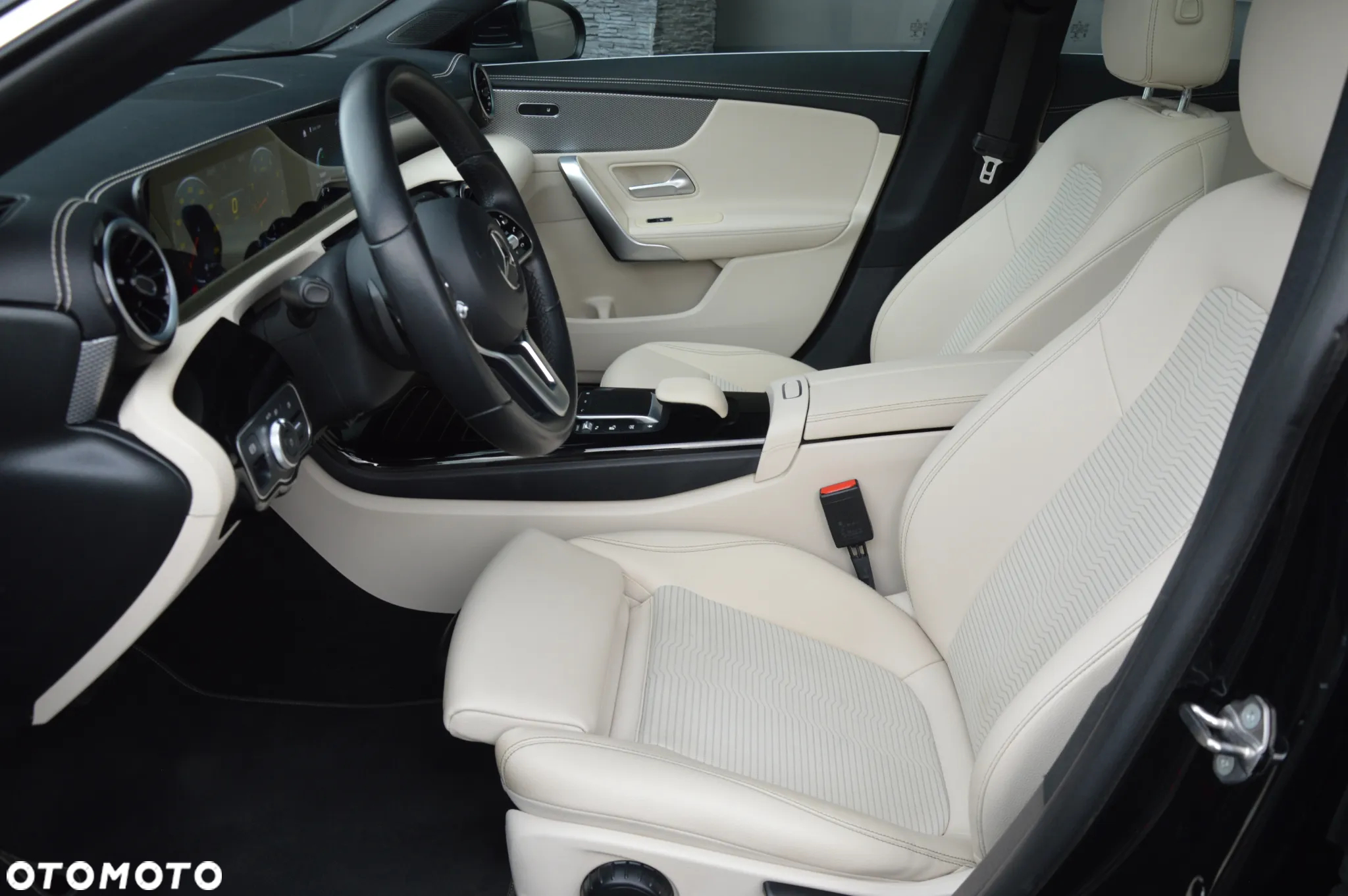 Mercedes-Benz CLA 180 7G-DCT Progressive Line Advanced - 16