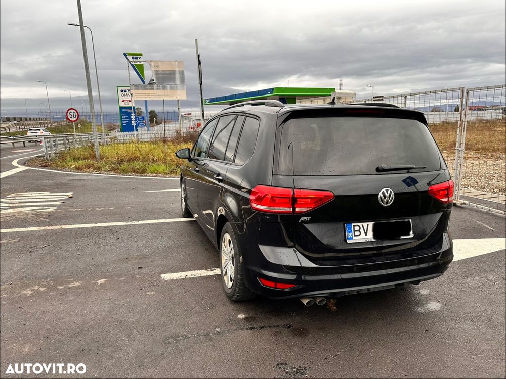 Volkswagen Touran 2.0 TDI SCR DSG Comfortline - 4