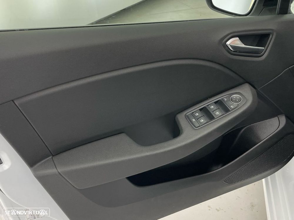 Renault Clio 1.0 TCe Evolution Bi-Fuel — fotografia 17