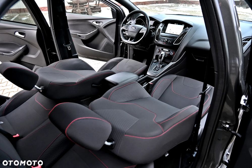 Ford Focus 1.5 EcoBoost ST-Line - 26