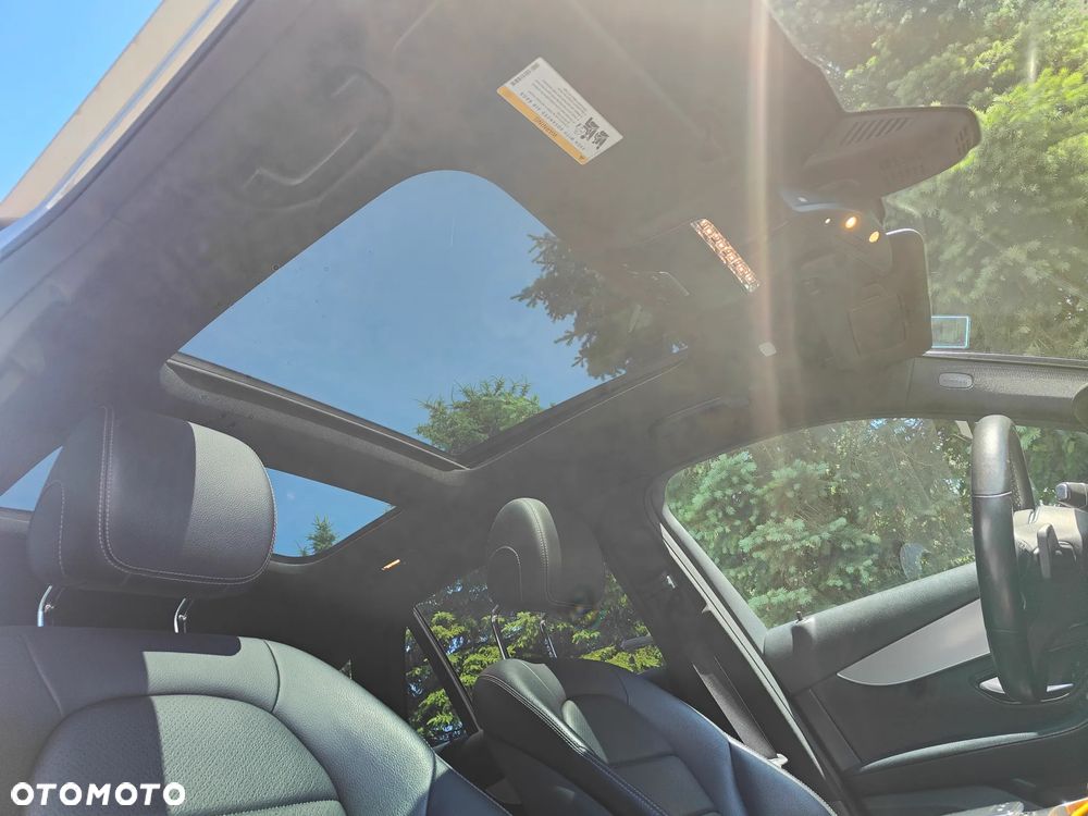 Mercedes-Benz GLC 300 4Matic 9G-TRONIC AMG Line - 27