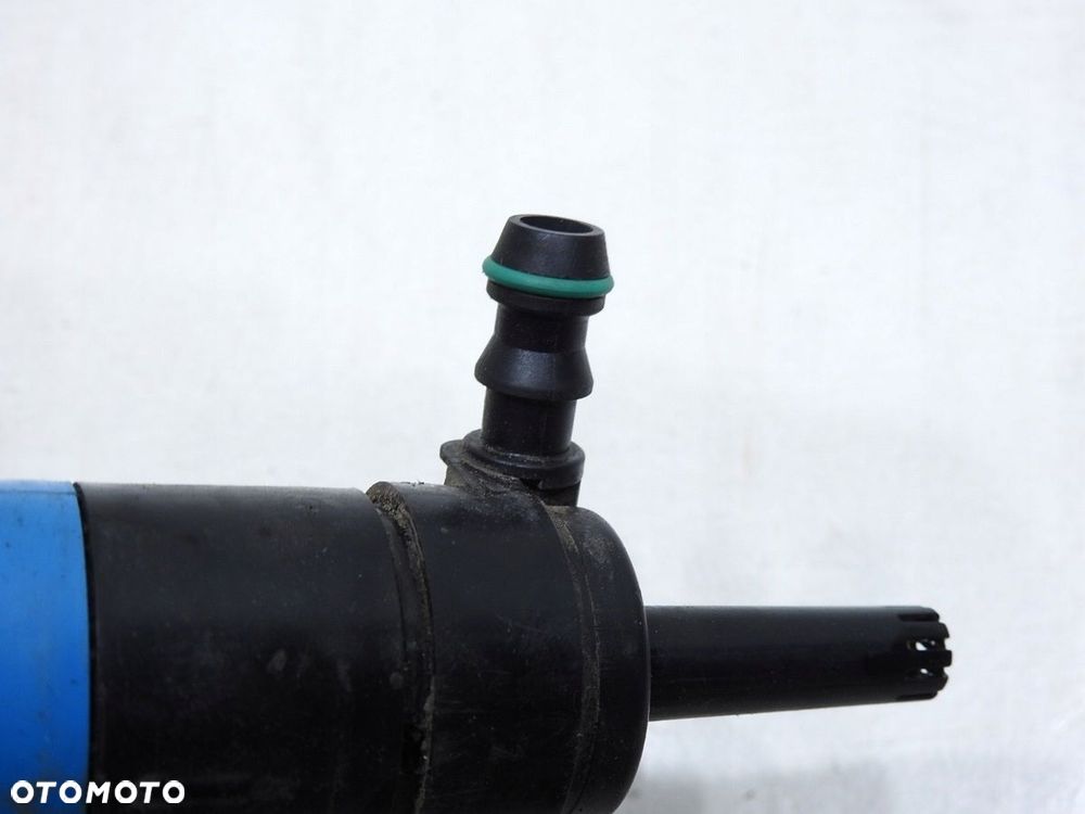 POMPKA SPRYSKIWACZA LAMP AUDI A4 B6 - 6