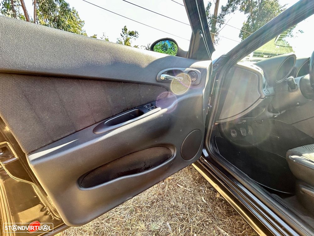 Alfa Romeo 156 1.9 JTD - 12